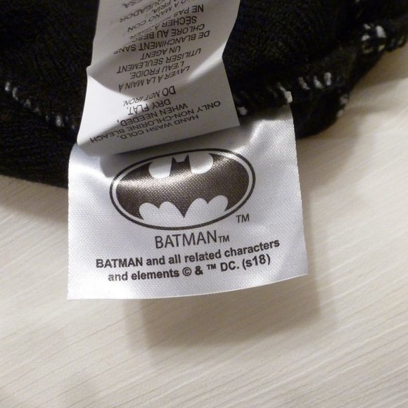 Batman DC Comics Ladies Winter Hat  Bennie with Pom - Picture 6 of 8